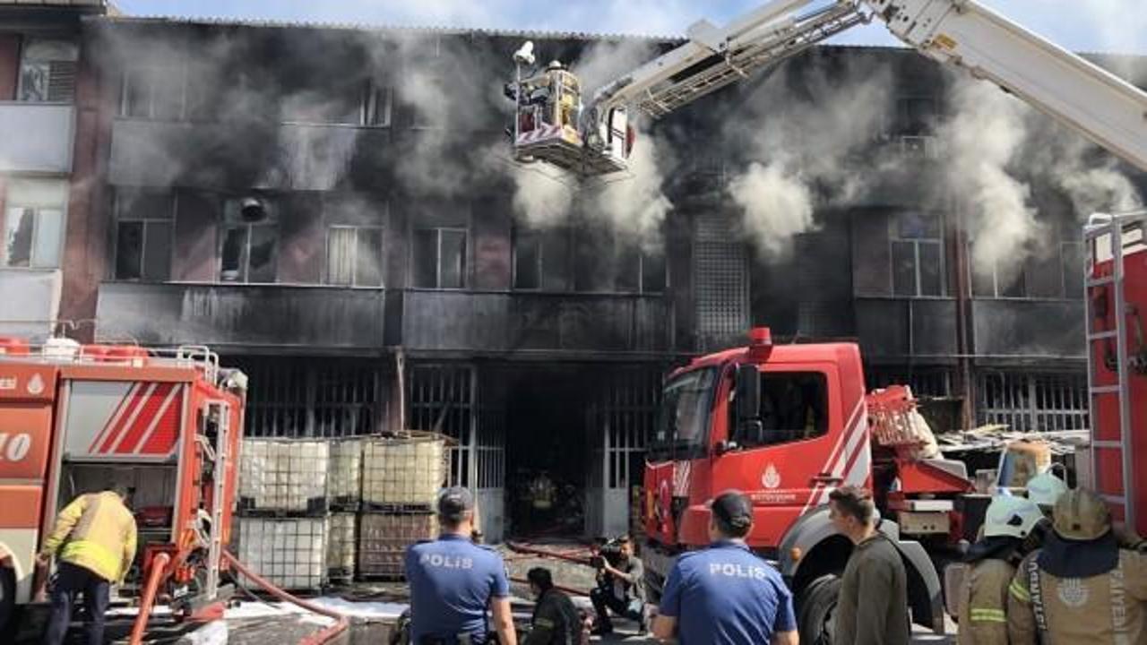 İstanbul'da bir fabrika yangını daha! Ekipler müdahale ediyor