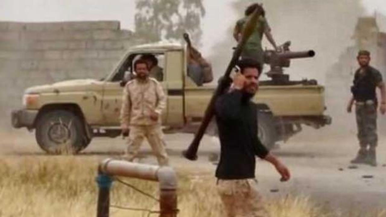 Libya'da Hafter'e bağlı uçaklar UMH birliklerini vurdu!