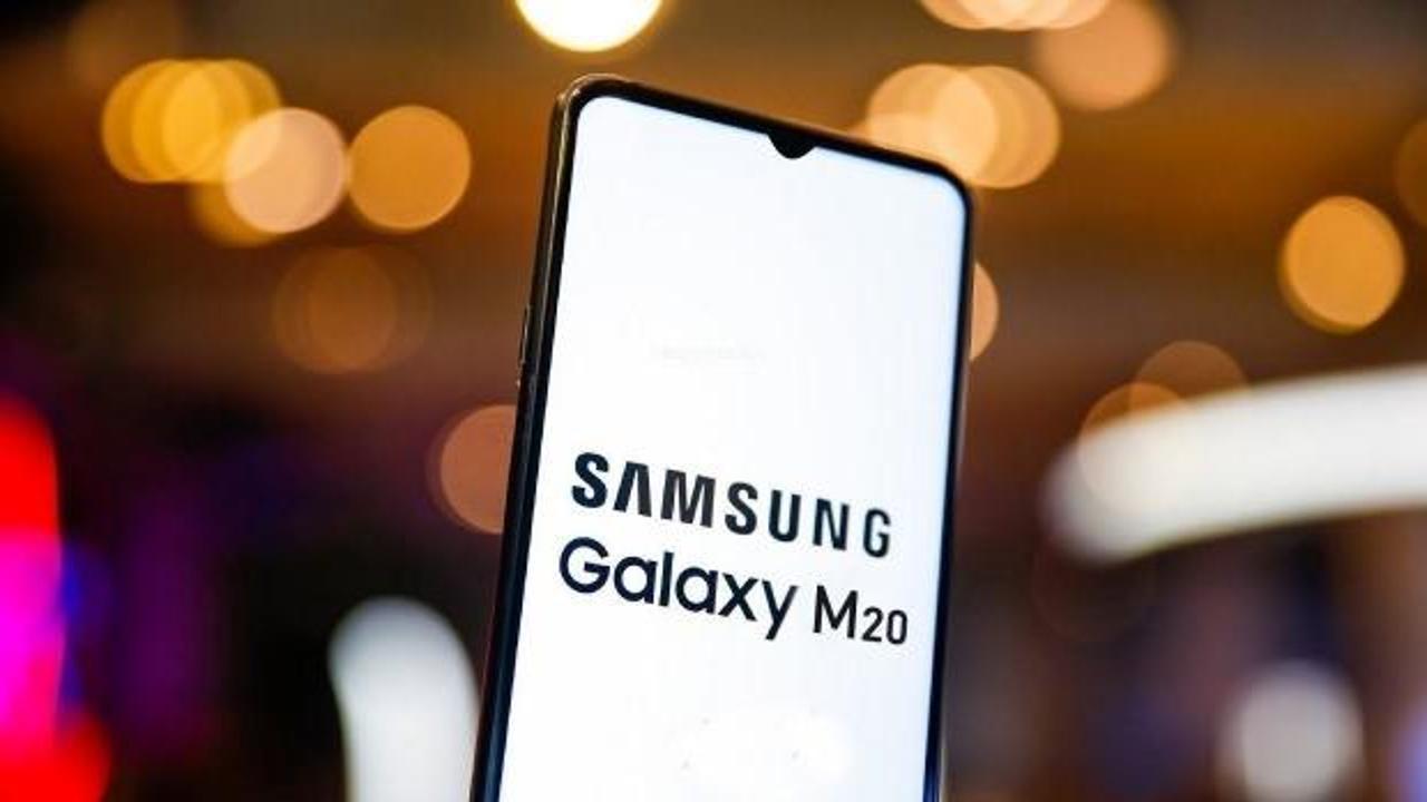 Samsung Galaxy M20 uygun fiyatı ile büyük ilgi gördü: İşte M20'nin tüm özellikleri