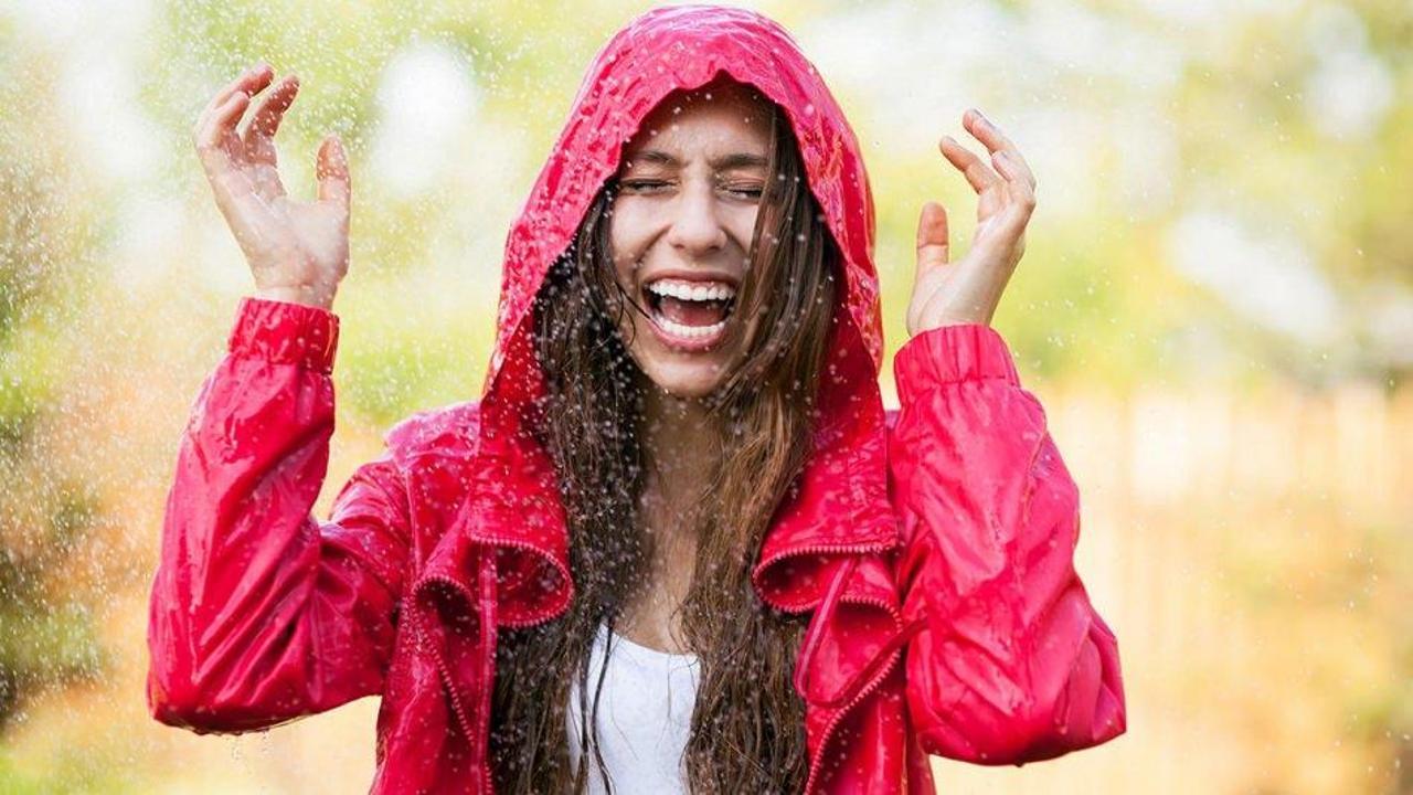 Yağmurluk nasıl temizlenir?