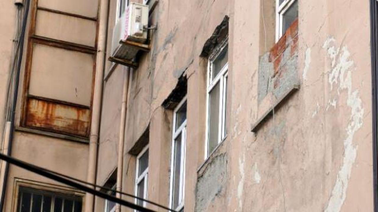 Depremde zarar görmüştü... Tarihi hastane taşınıyor