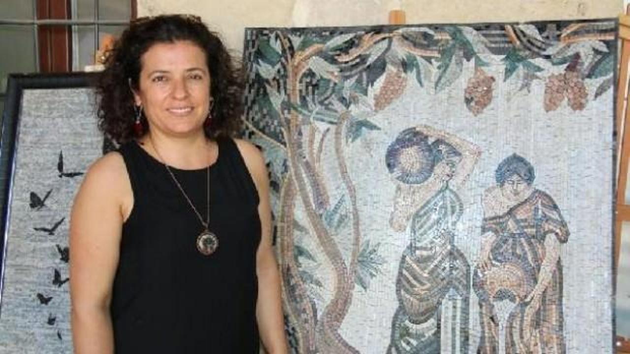 Hatay mozaiğine kadın eli