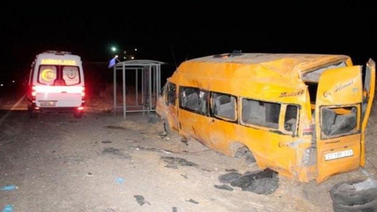 Kaçak göçmenleri taşıyan minibüs kaza yaptı! Ölü ve çok sayıda yaralı