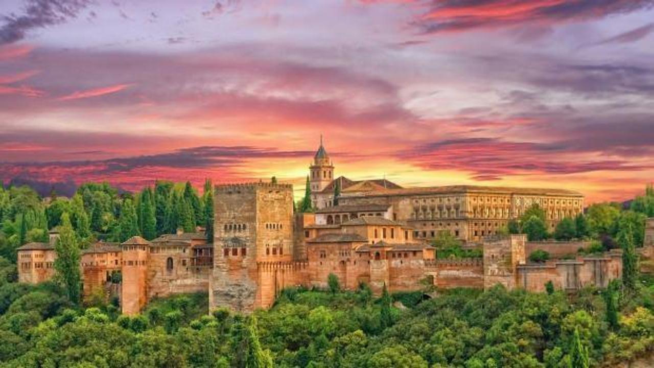 İslam'ın bilim merkezi Granada: Endülüs gezi rehberi