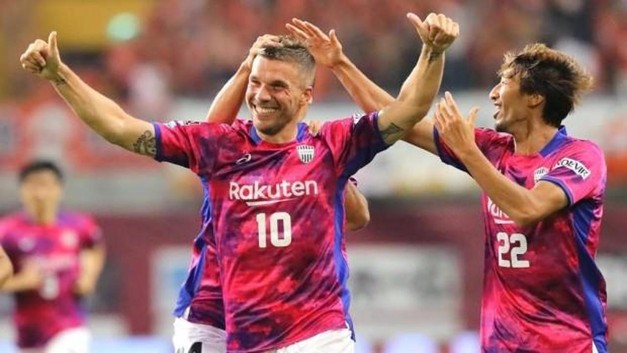 Lukas Podolski'den ayrılık sinyali