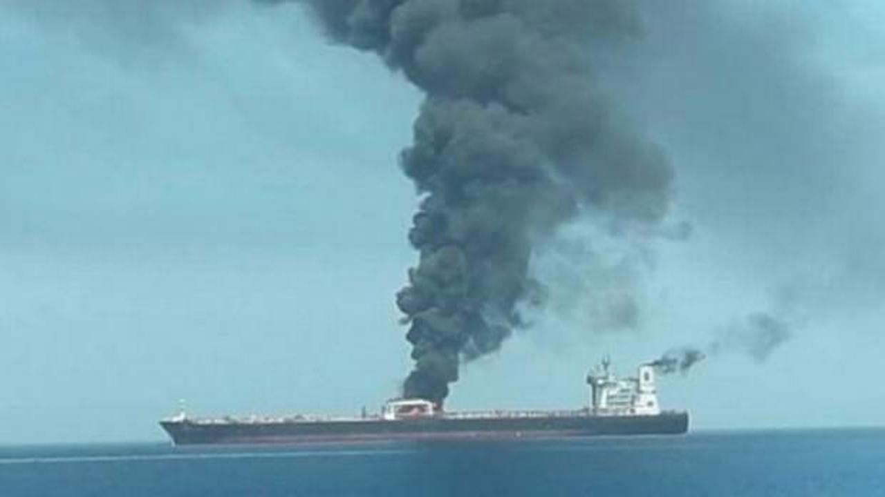Suudi Arabistan açıklarında İran petrol tankerini füzeyle vurdular