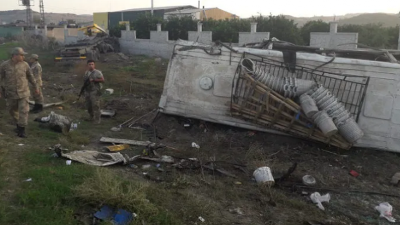 Hatay'da tarım işçilerini taşıyan midibüsle TIR çarpıştı