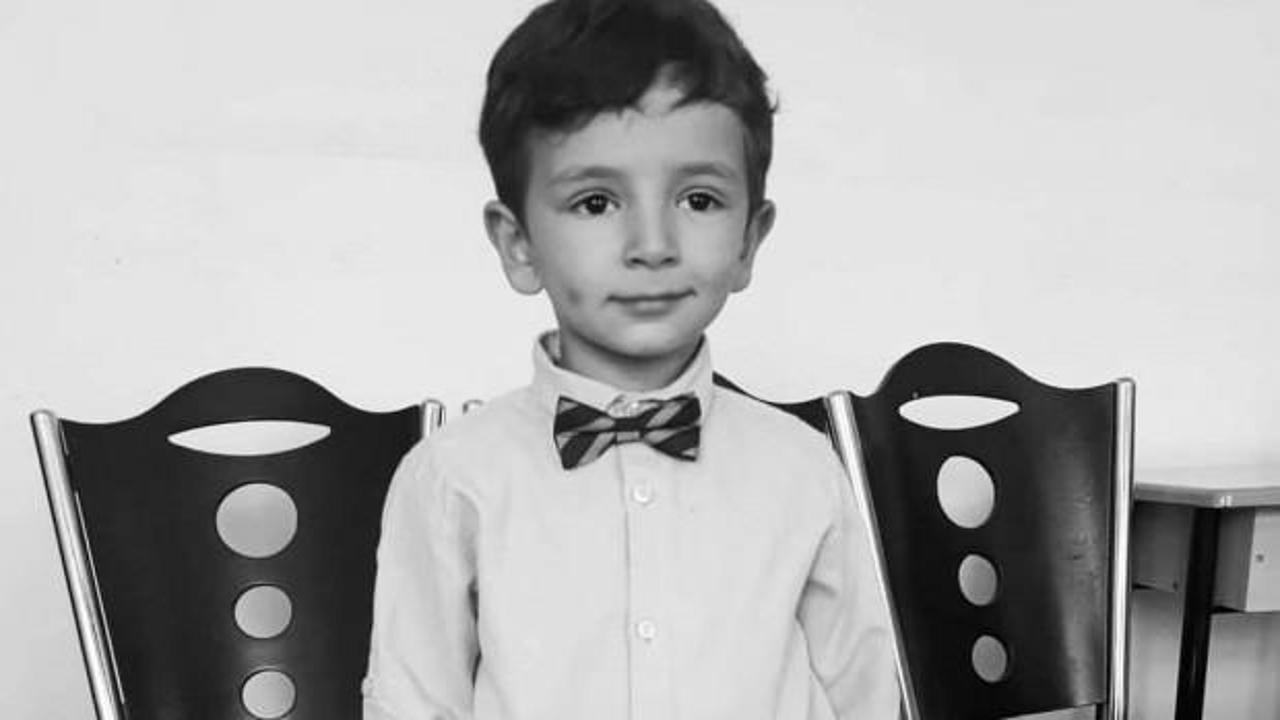 Kahreden olay! Bisikletten d&uuml;ş&uuml;p &ouml;ld&uuml;