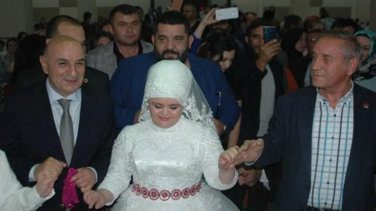 Down sendromlu Rabia'ya telli duvaklı d&uuml;ğ&uuml;n