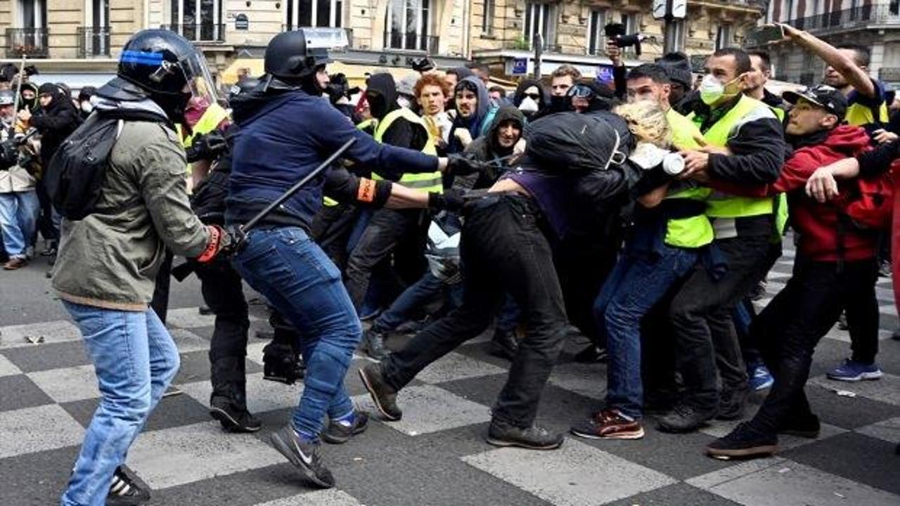 Fransa'da sarı yelekliler sokakları terk etmiyor
