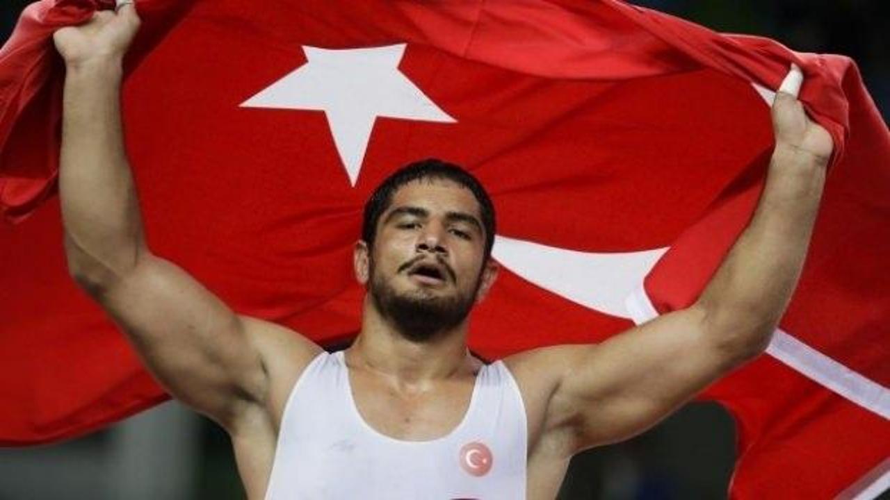 Taha Akgül'den Milli Dayanışma Kampanyası'na bağış