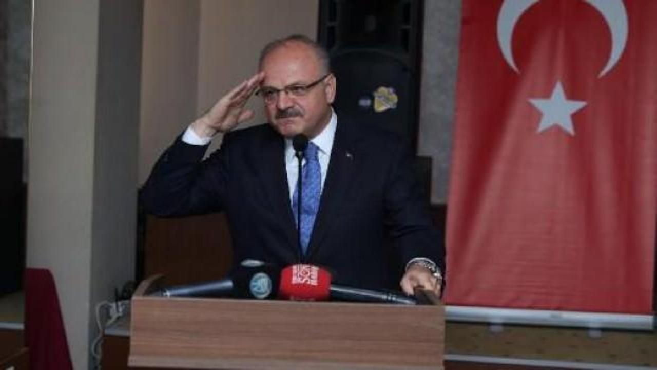 Vali Çakacak'tan Mehmetçiğe asker selamıyla destek