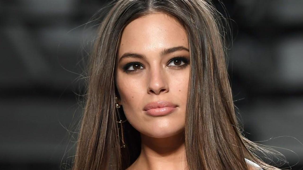 B&uuml;y&uuml;k beden Ashley Graham anne oldu!