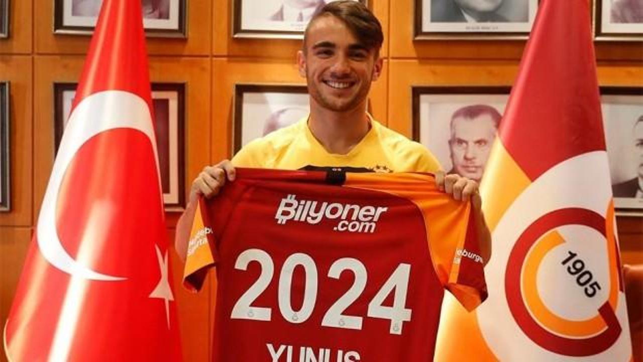 Galatasaray, Yunus Akg&uuml;n ile 5 yıllık s&ouml;zleşme imzaladı