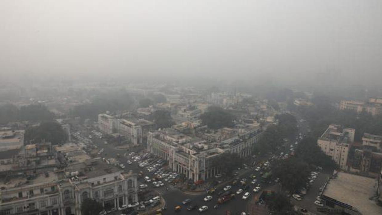 Hindistan'da hava kirliliğine karşı milyonlarca maske