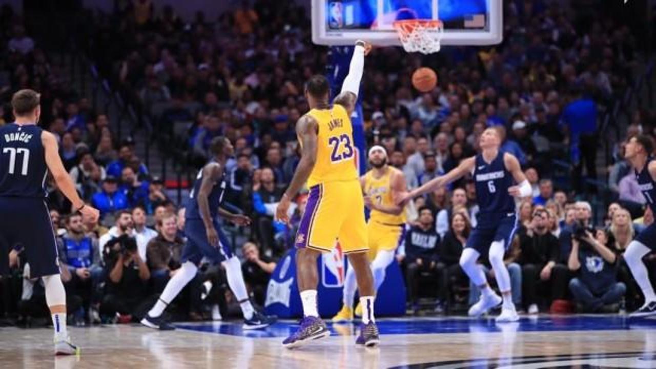 NBA'de Lakers çıkışa geçti