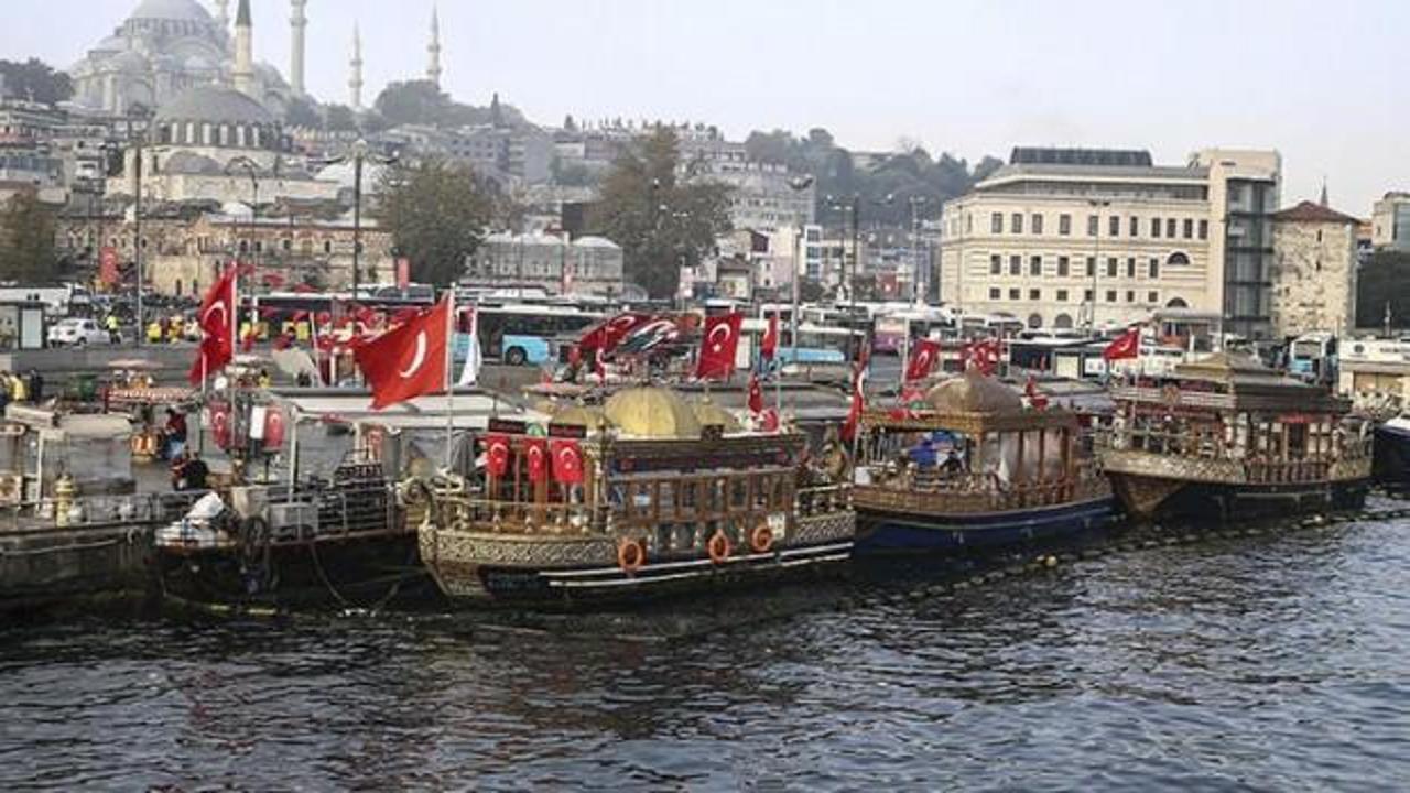 Eminönü'ndeki balık ekmek satan tekneler için karar