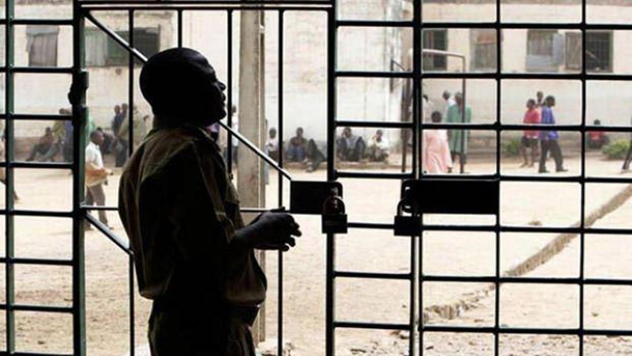 Nijerya'da hapishaneyi sel bastı! 228 mahkum kaçtı