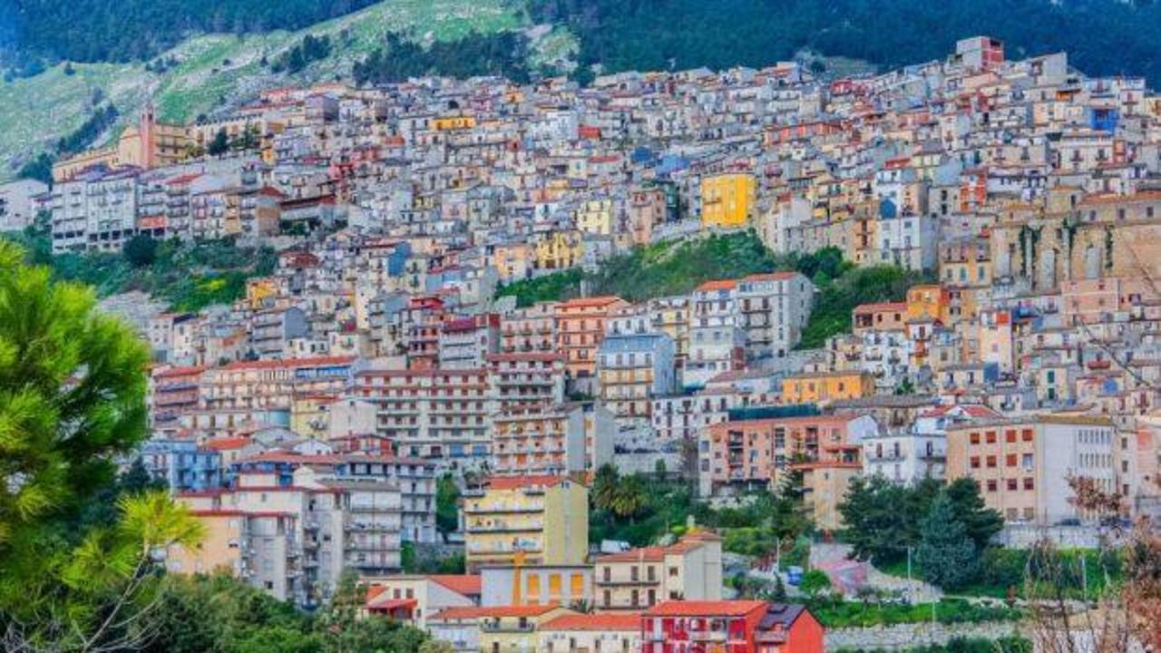İtalyan kasabası çıtayı yükseltti: Evler bedava verilecek