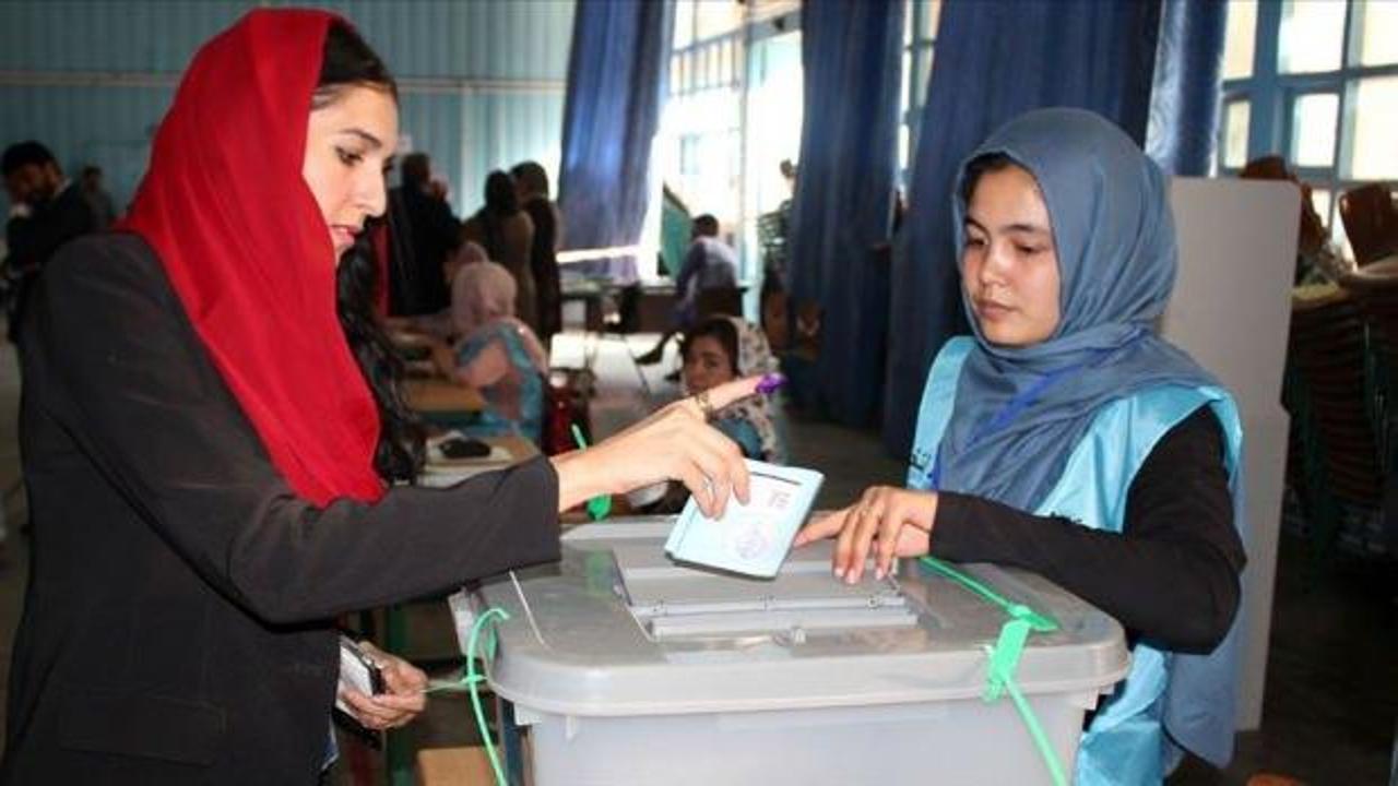 Afganistan'da oylar tekrar sayılıyor!