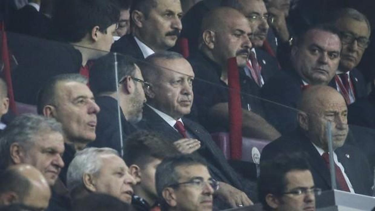 Cumhurbaşkanı Erdoğan, Milliler'i yalnız bırakmadı!