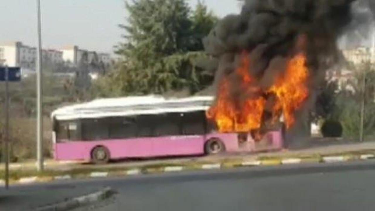 Düzce'de halk otobüsü alev alev yandı