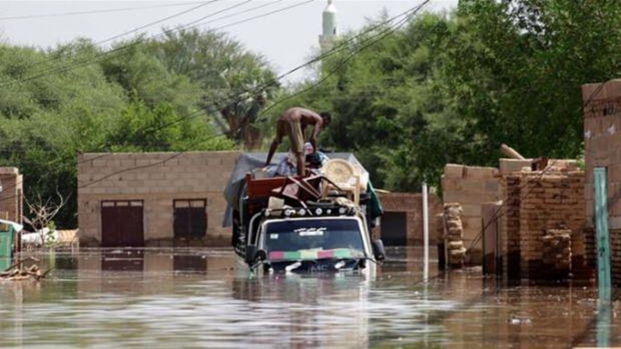 Güney Sudan'da sel felaketi! 200 bin çocuk yerinden oldu