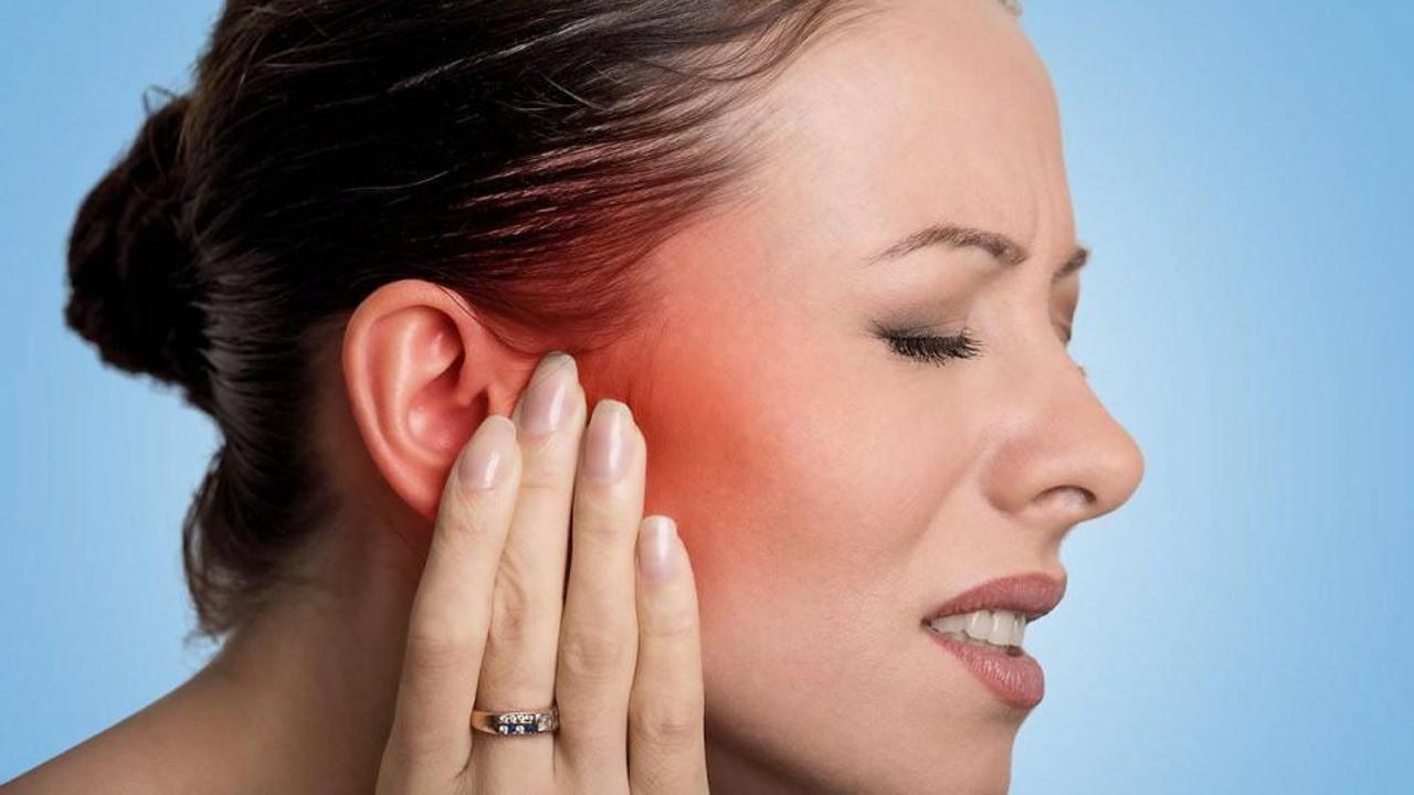 Kulak ağrısı neden olur? Kulak ağrısı neyin habercisidir? Kulak ağrısı nasıl geçer?