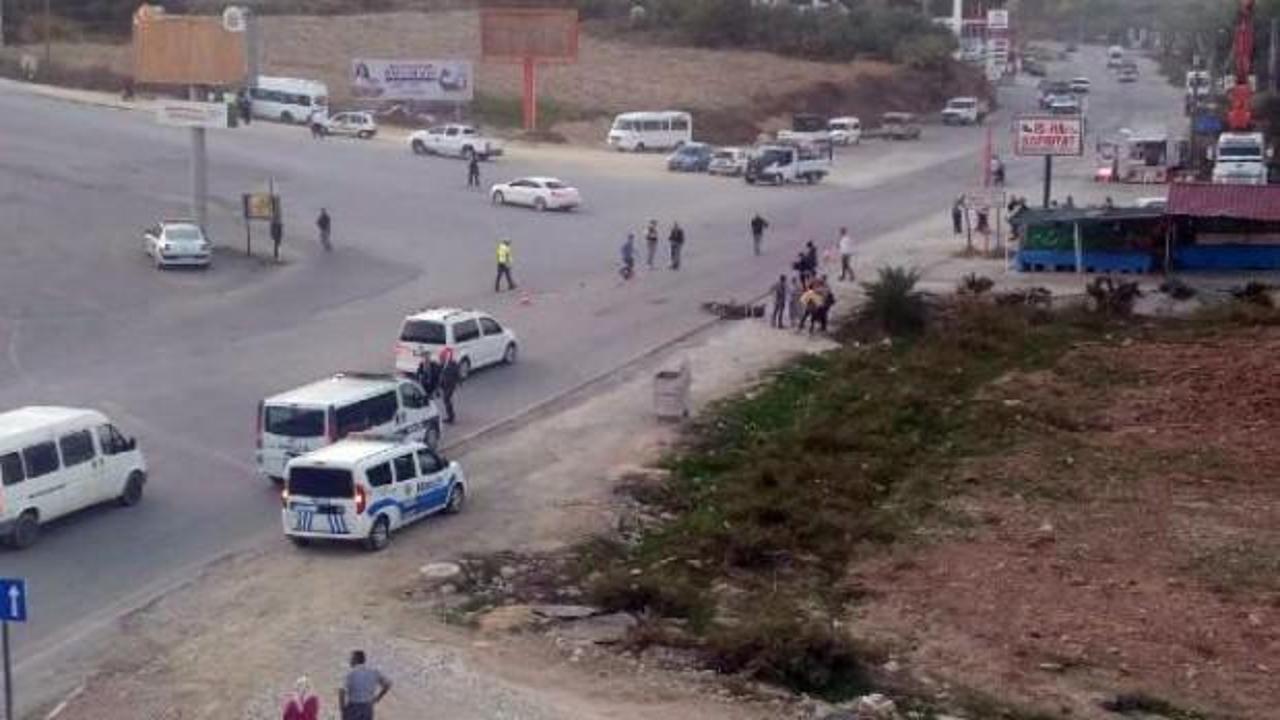 Tarsus’ta servis minibüsü ile motosiklet çarpıştı: 1 ölü