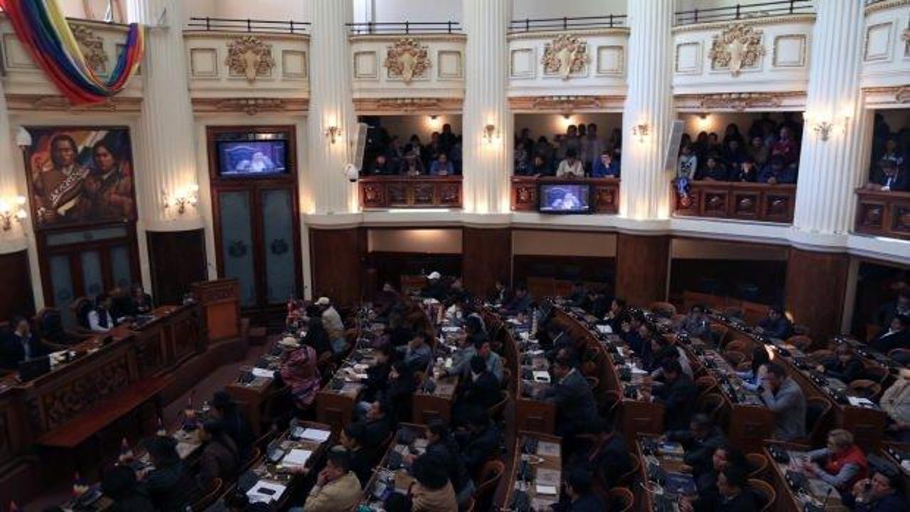 Bolivya'da seçimler için Senatörler Meclisinden onay çıktı