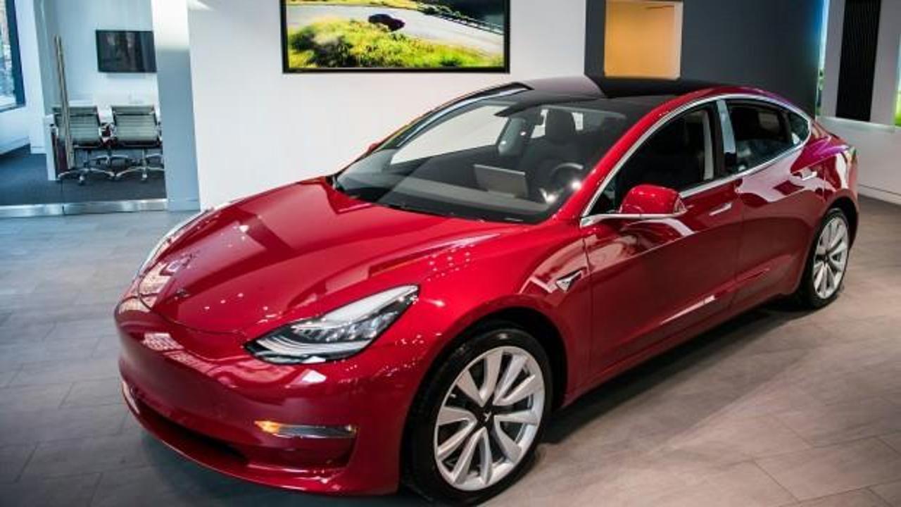 Tesla Model 3, Çin mağazalarında