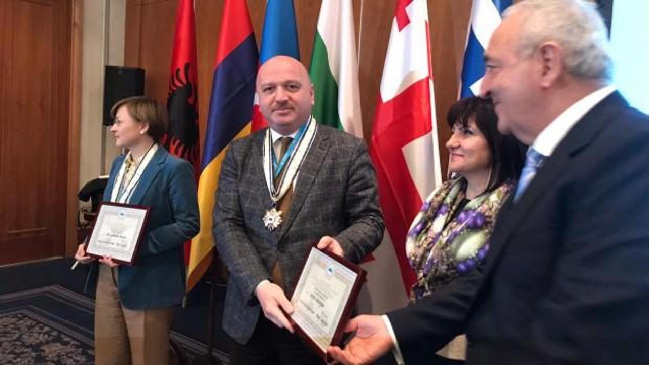 Uluslararası Asamblede Metin Gündoğdu’ya Onur Madalyası