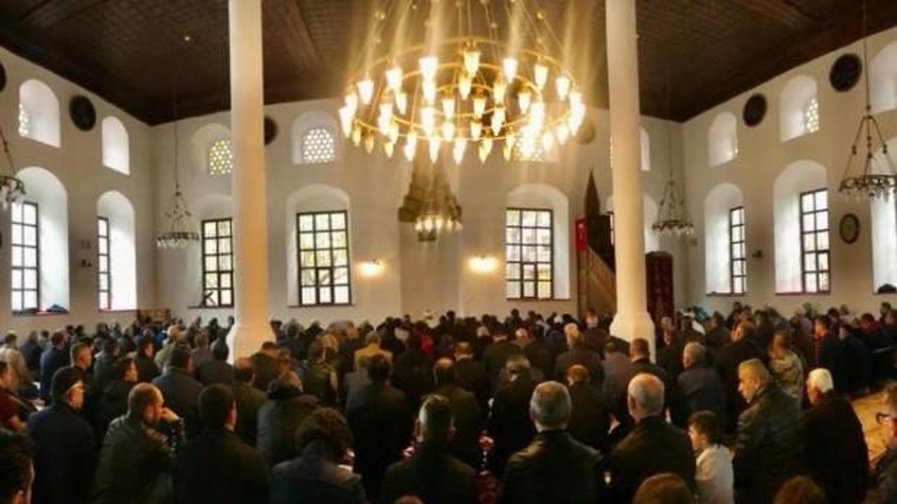 500 yıllık Çarşı Cami yeniden ibadete açıldı