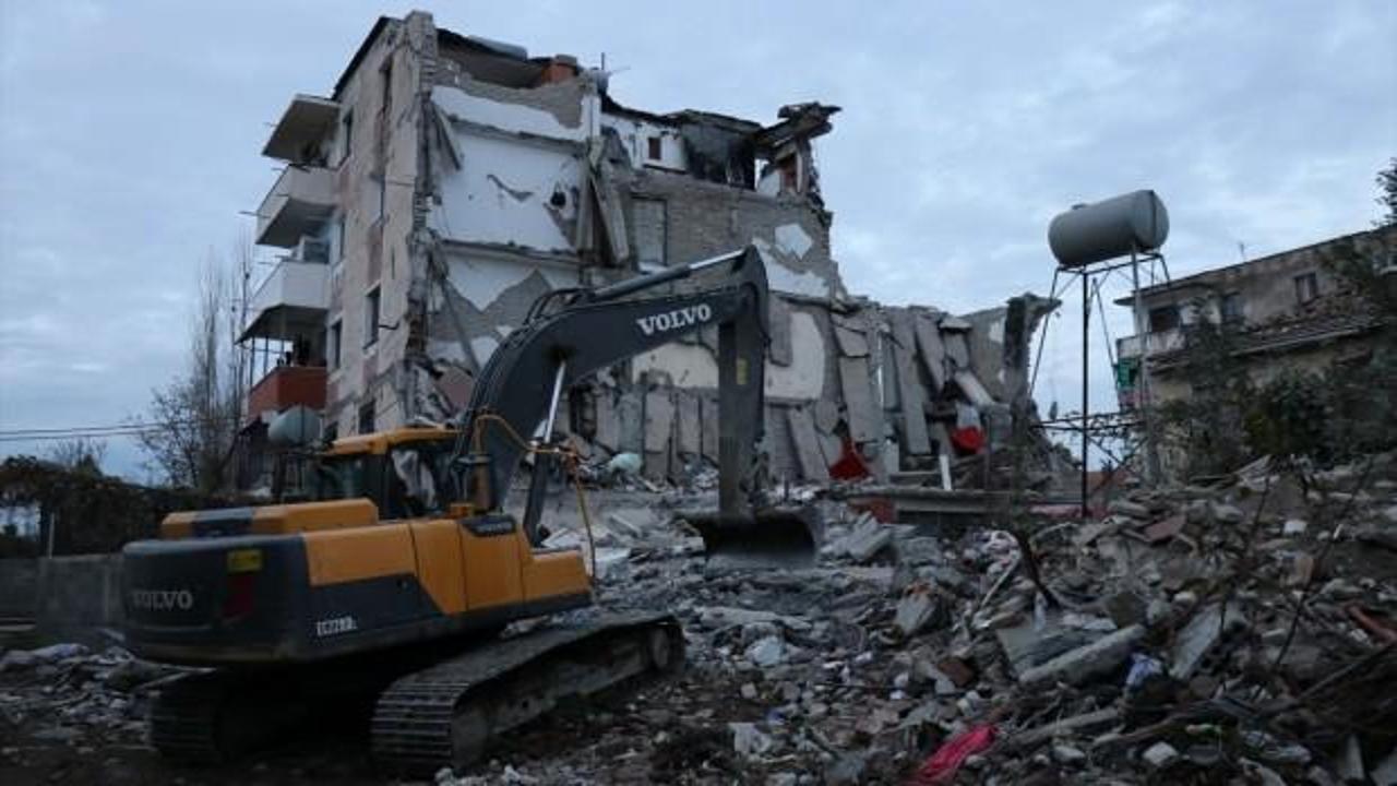 Arnavutluk'u vurmuştu! Depremden kahreden haber