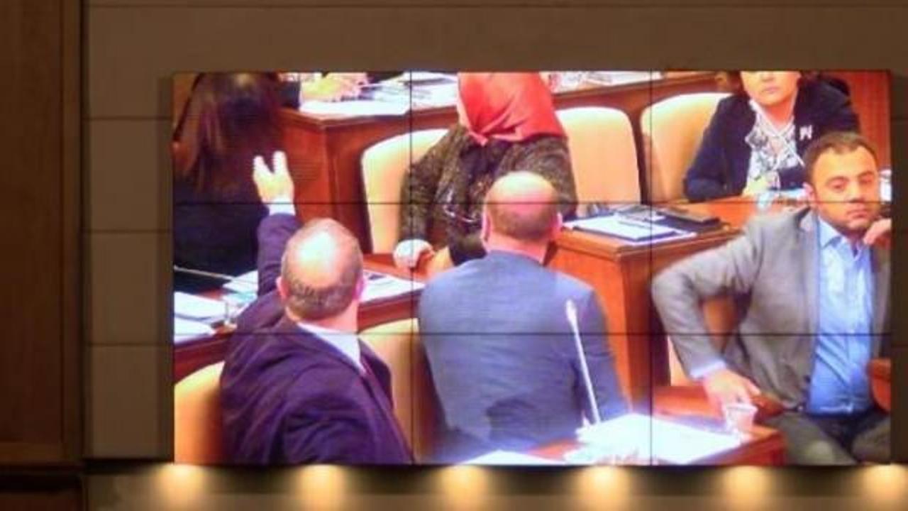 İBB Meclisi'nde CHP'li Engin Özkoç'a tepki