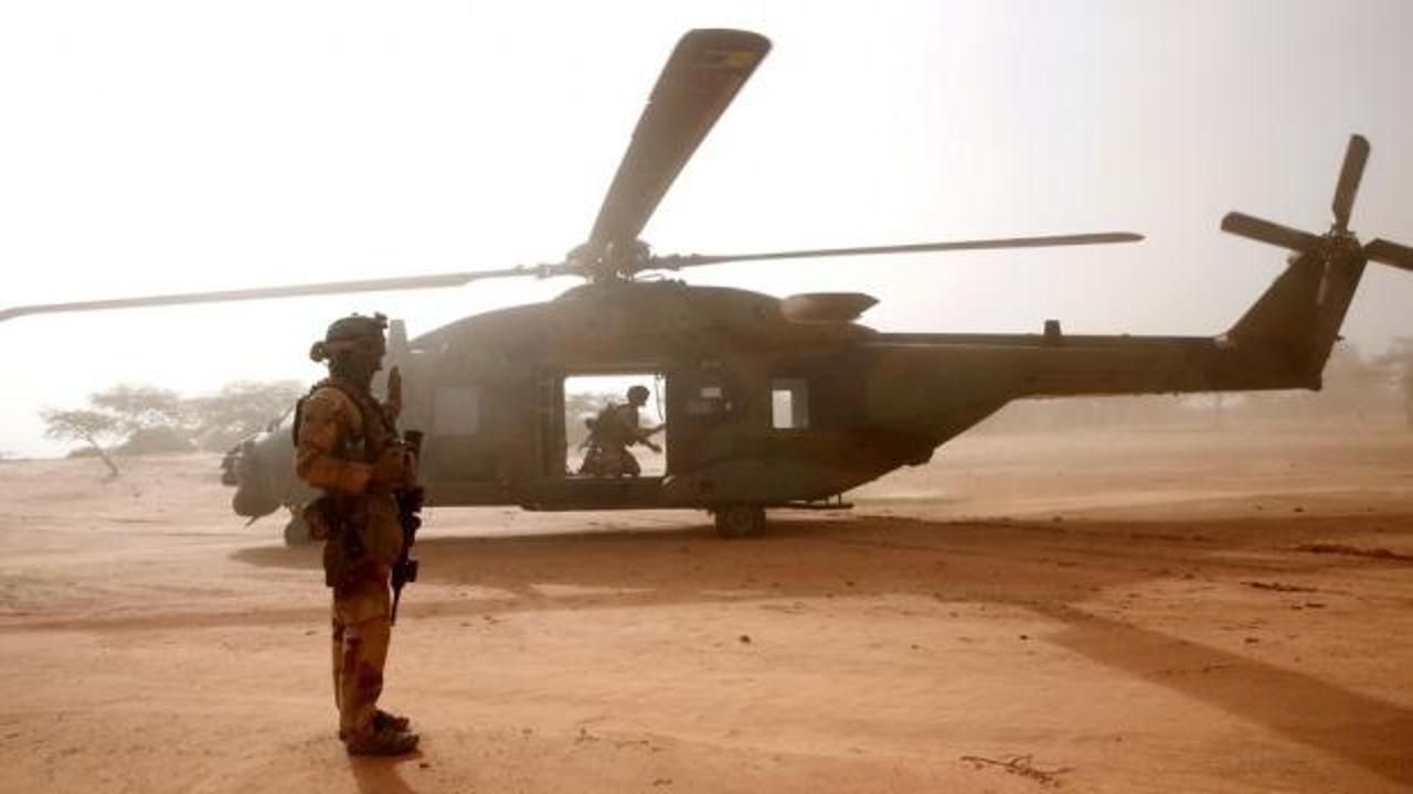Son Dakika: İki helikopter havada çarpıştı! 13 Fransız askeri öldü