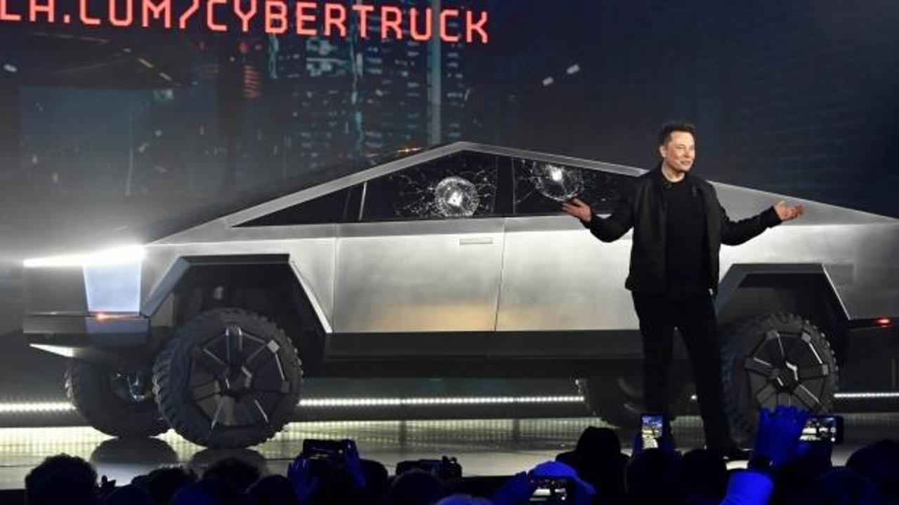 Tesla Cybertruck rekor kırdı! 1.25 milyona ulaştı
