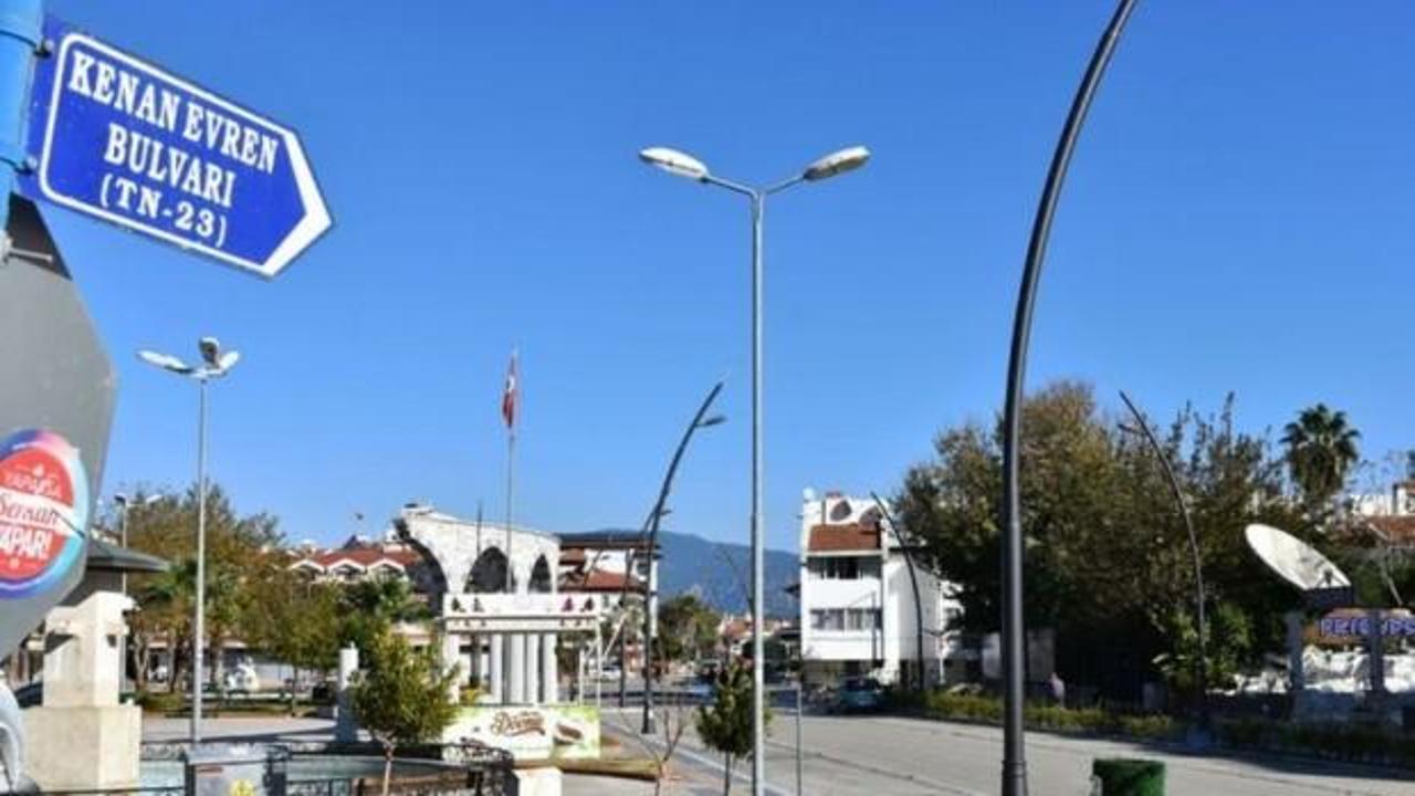 Kenan Evren'di, B&uuml;lent Ecevit olarak değiştirildi!