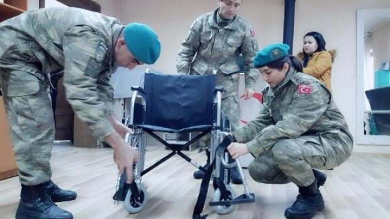 Mehmetçik'ten Kosovalı engellilere tekerlekli sandalye