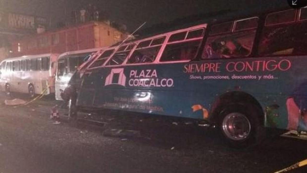 Meksika'da 3 yolcu otobüsü çarpıştı: 13 ölü