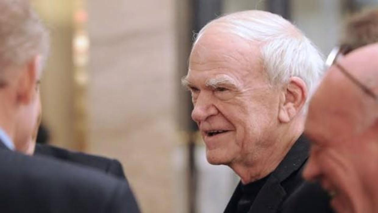 Milan Kundera'ya 40 yıl sonra vatandaşlığı geri verildi
