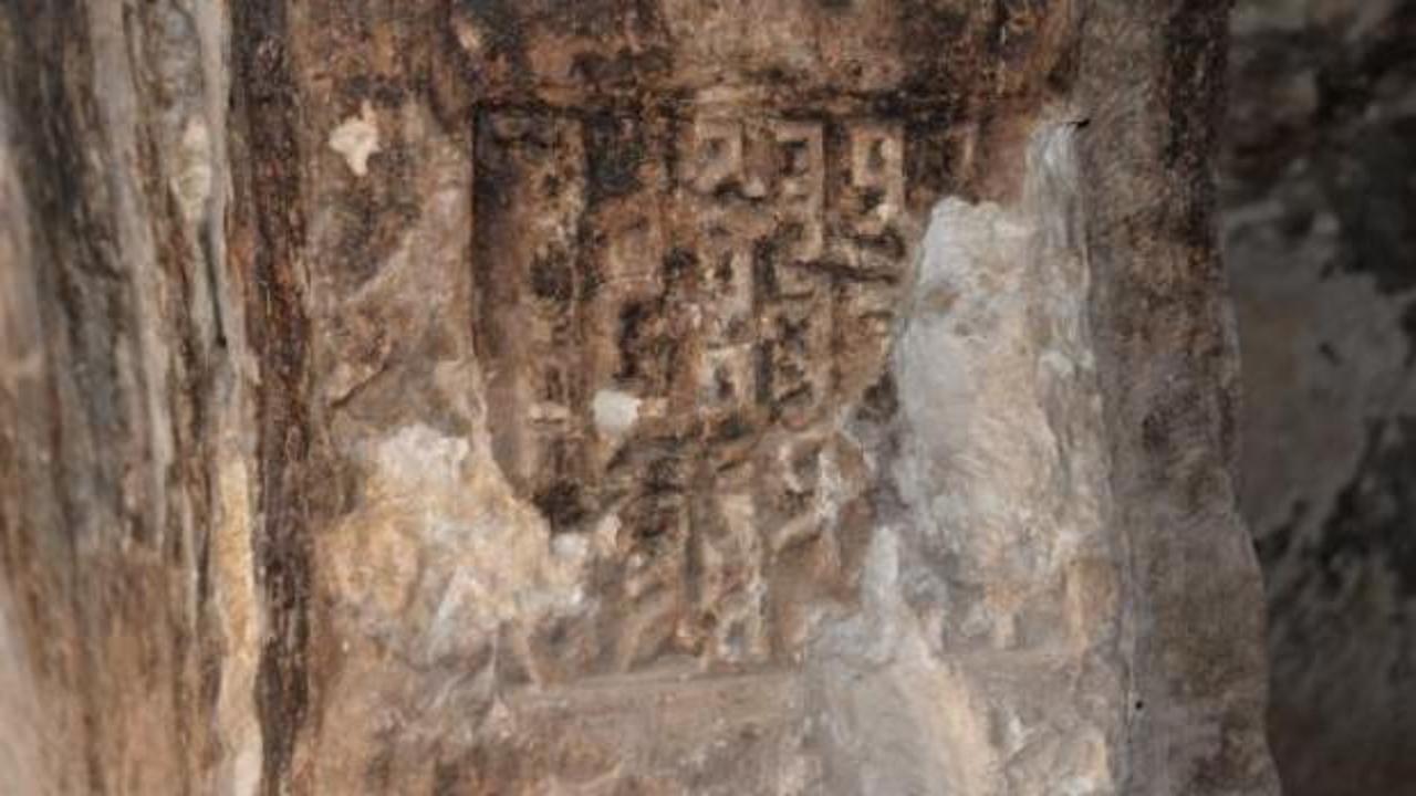 Diyarbakır'daki kaya mezarlarında Süryanice kitabeler bulundu