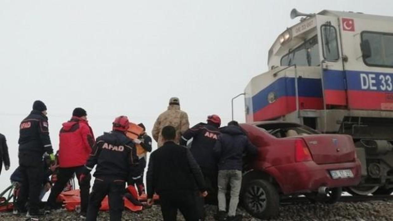 Kars'ta tren faciası: Ölü ve yaralılar var