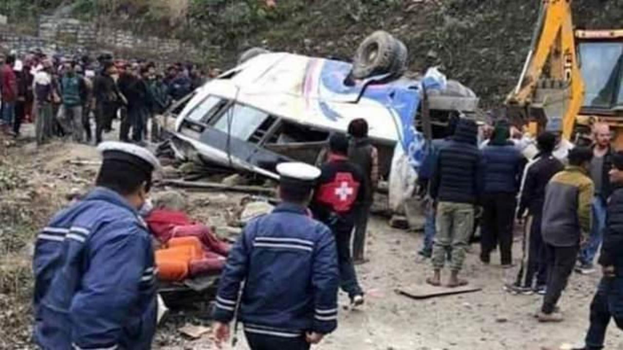 Nepal'de katliam gibi kaza! 14 kişi öldü