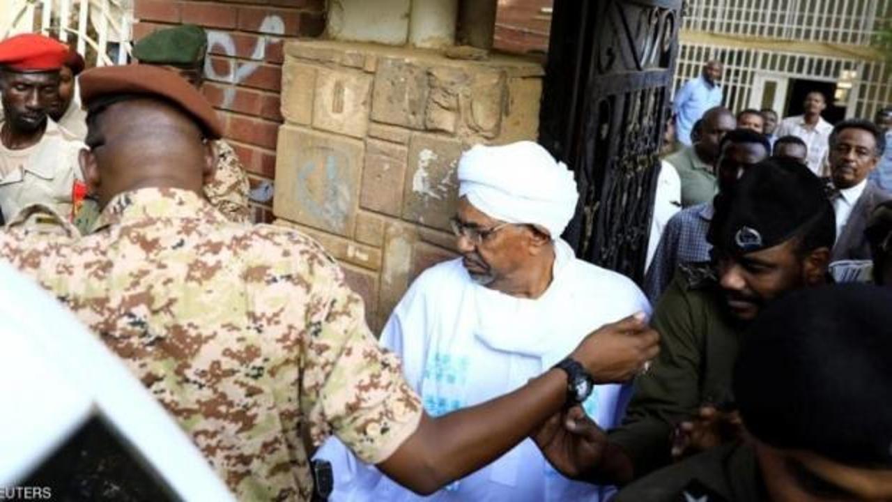 Sudan'da kırmızı alarm! Ömer el-Beşir'in cezası açıklanacak