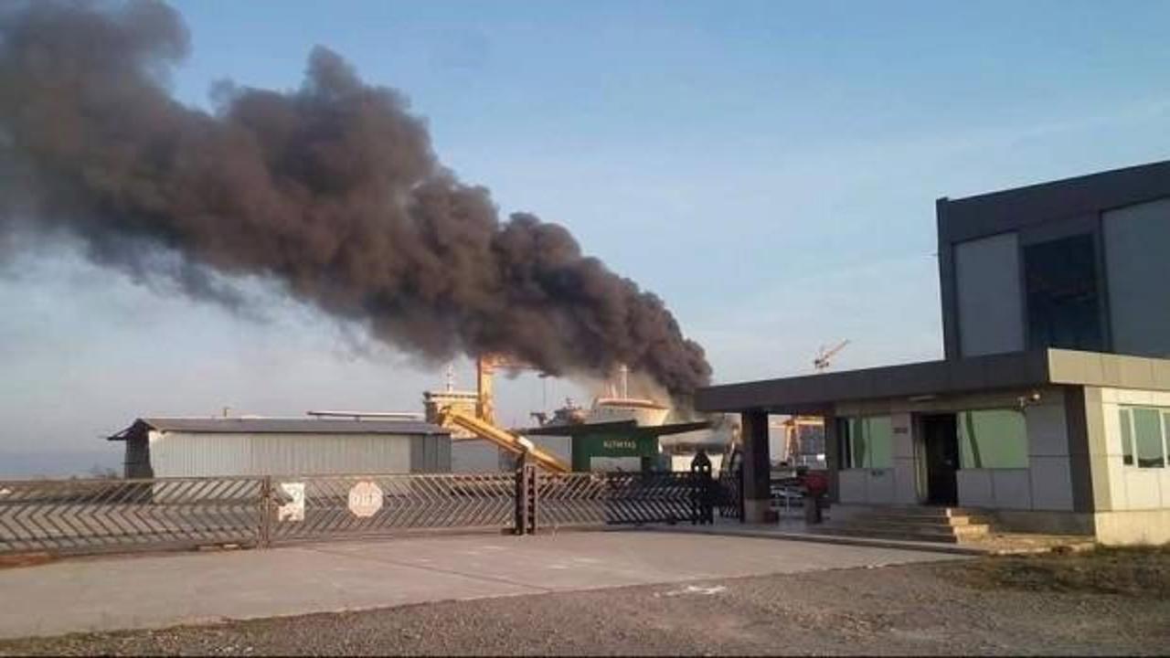 Yalova'da tersaneler bölgesinde büyük yangın