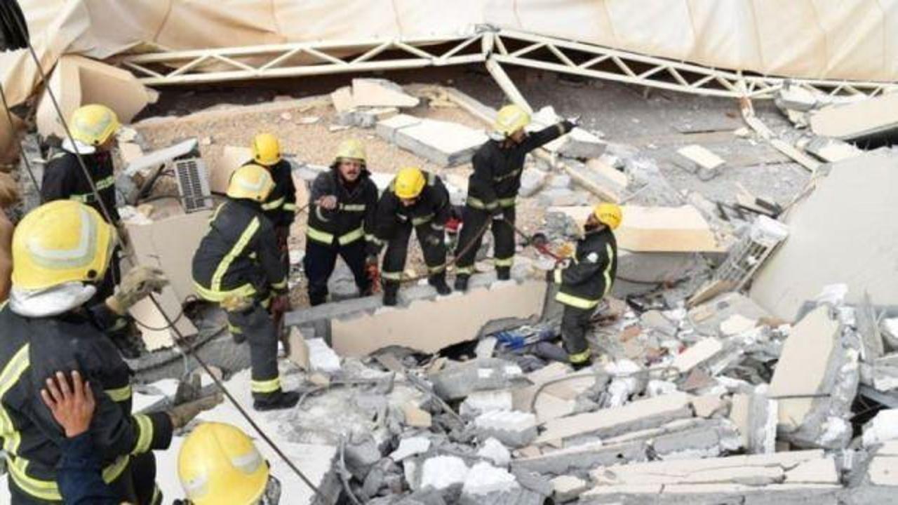 Suudi Arabistan'da üniversitenin duvarı yıkıldı! Ölü ve yaralılar var