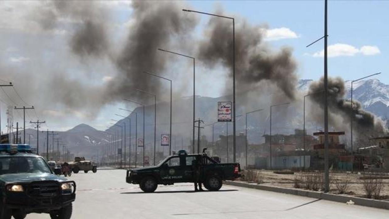 Afganistan'da askeri karakola bombalı saldırı: 10 ölü