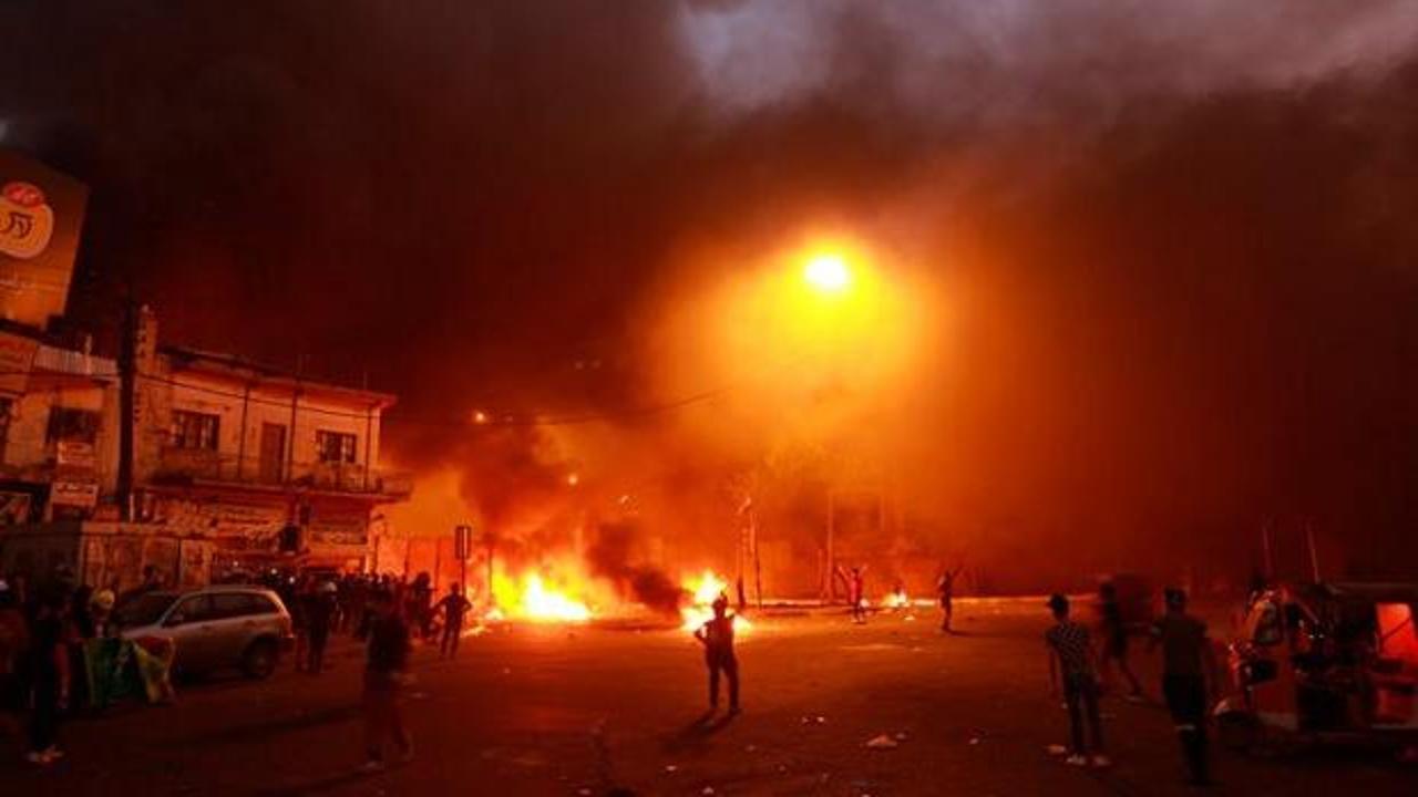 Irak'ta Şii parti büroları ateşe verildi!