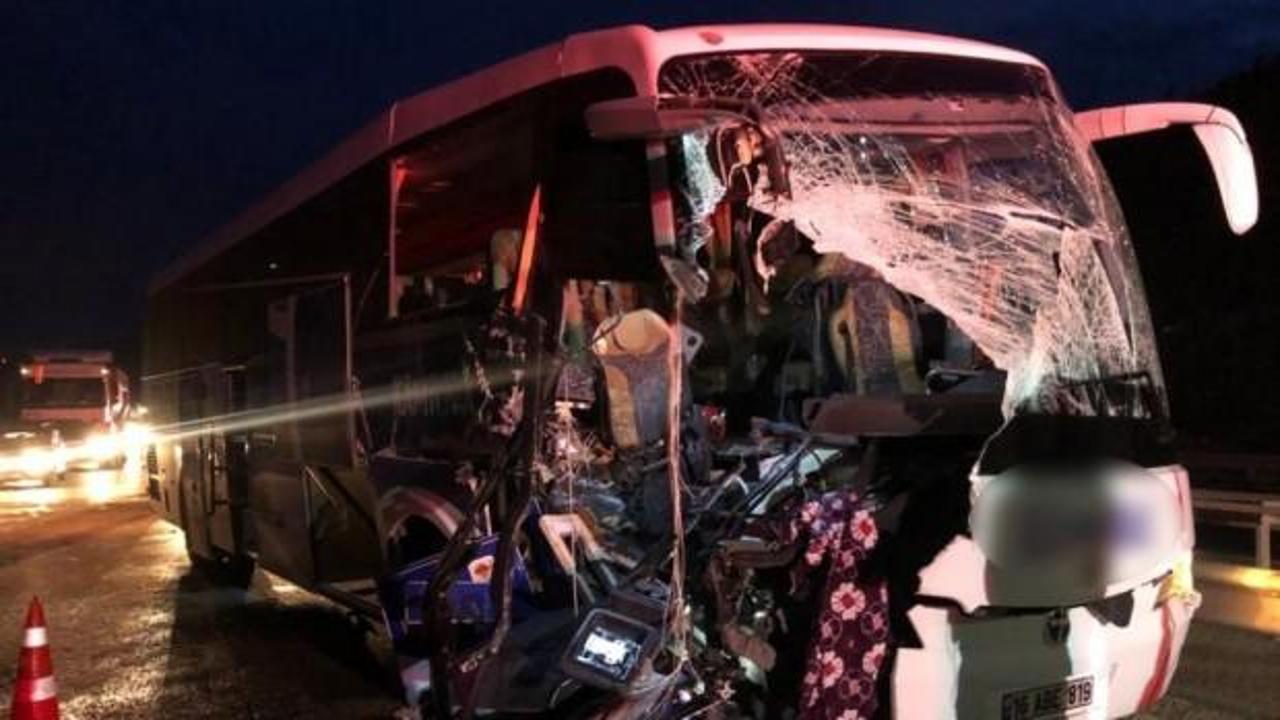 Bilecik'te yolcu otobüsüyle tır çarpıştı: 19 yaralı var